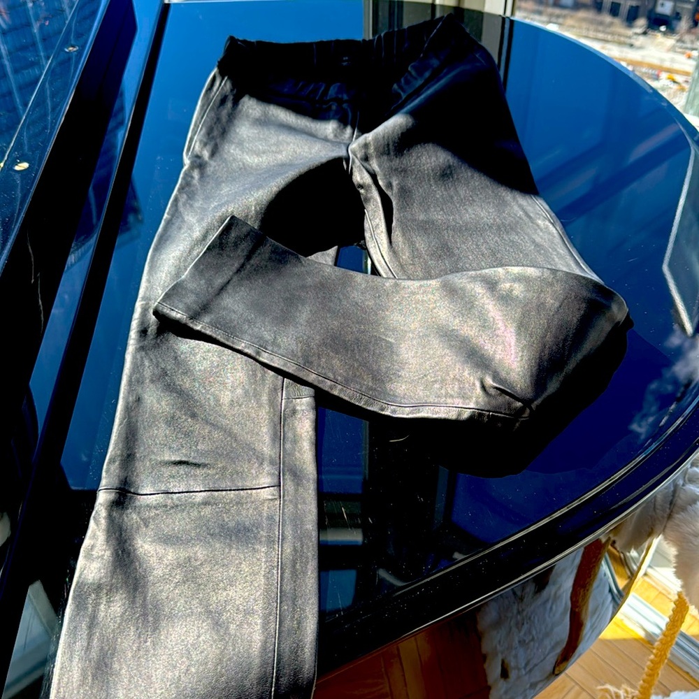 Stretch leather skinny leggings